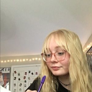 Meet your Posher, Laura